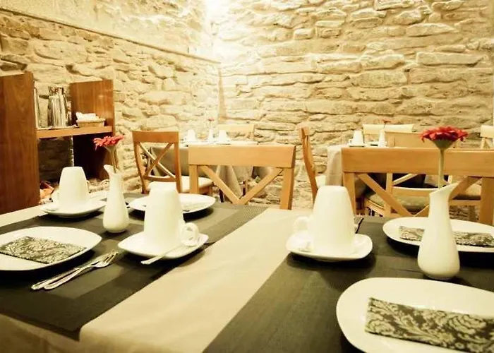 Fonte De San Roque Otel